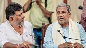 अब कर्नाटक में CM और डिप्टी सीएम के अधिकारियों के बीच छिड़ी जंग